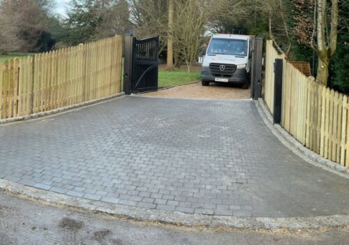 13AAA - 4ft High Pointed Picket scolloped