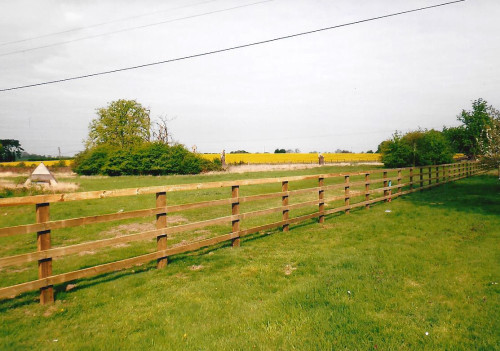 Post rail fencing